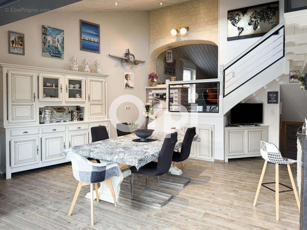 Maison à GENOUILLE