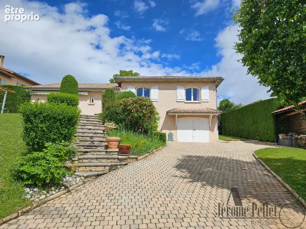 Photo Maison à Communay au prix de 450 000€