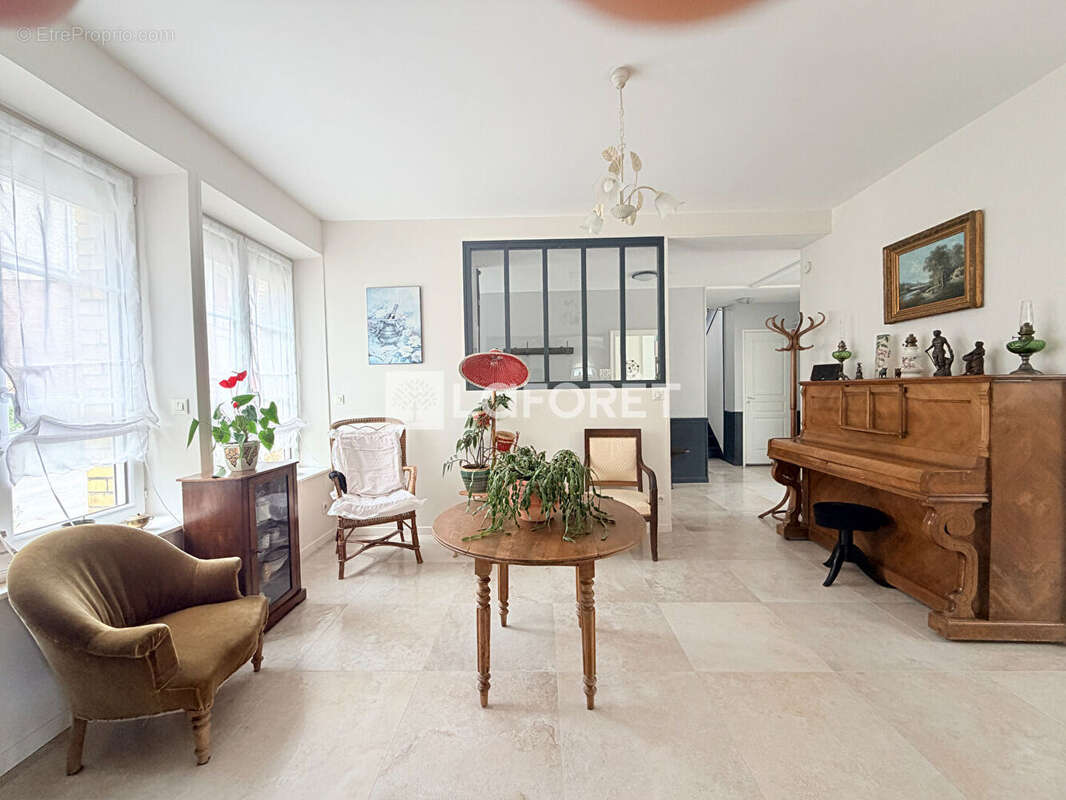 Maison à SOMMEPY-TAHURE