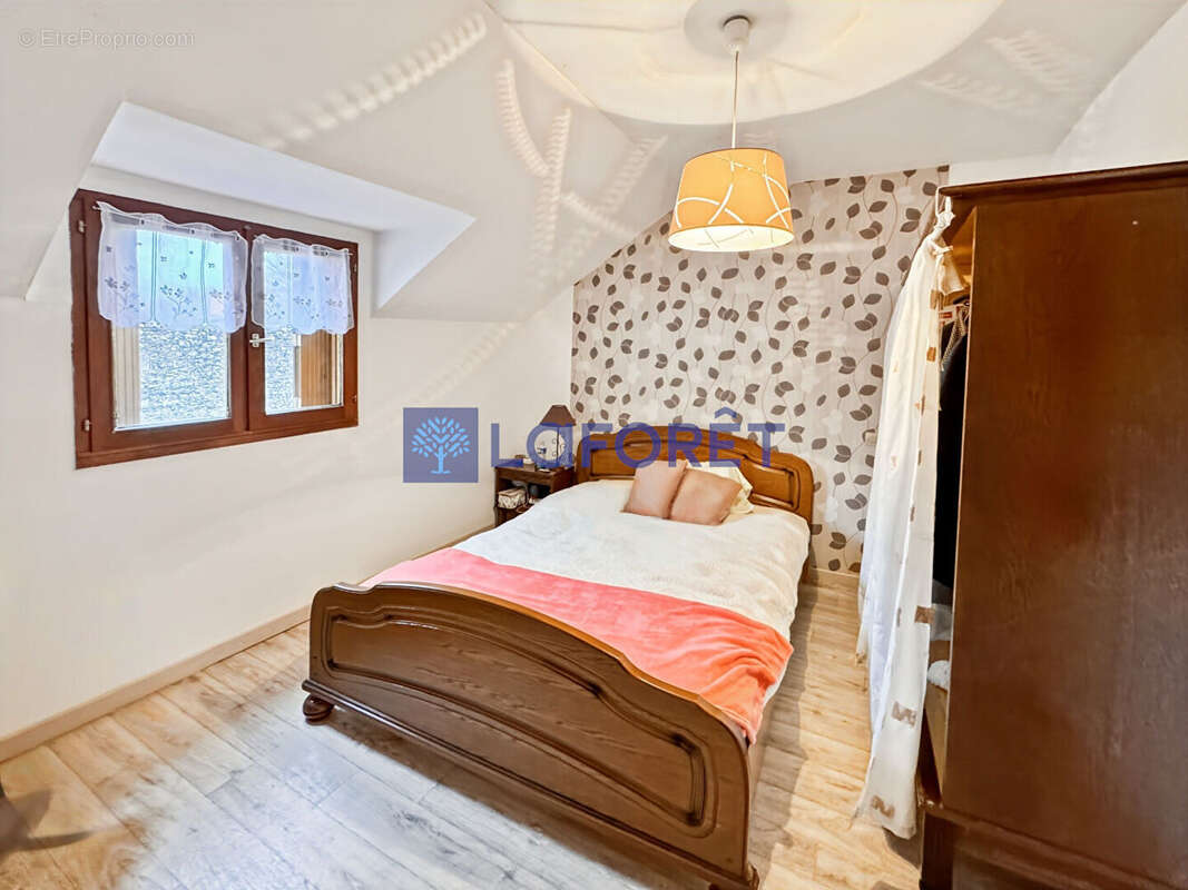 Cheillé Maison avec appartement de 165m²  et  garage - photo 8