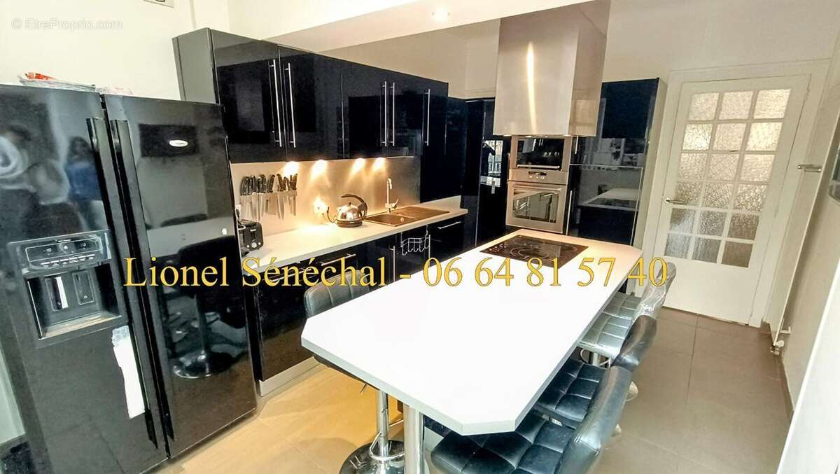 Exceptionnelle demeure de caractère ? 247 m² habitables ? 15 pièces ? Au coeur des quartiers les plus recherchés du Mans : Parc  - photo 7