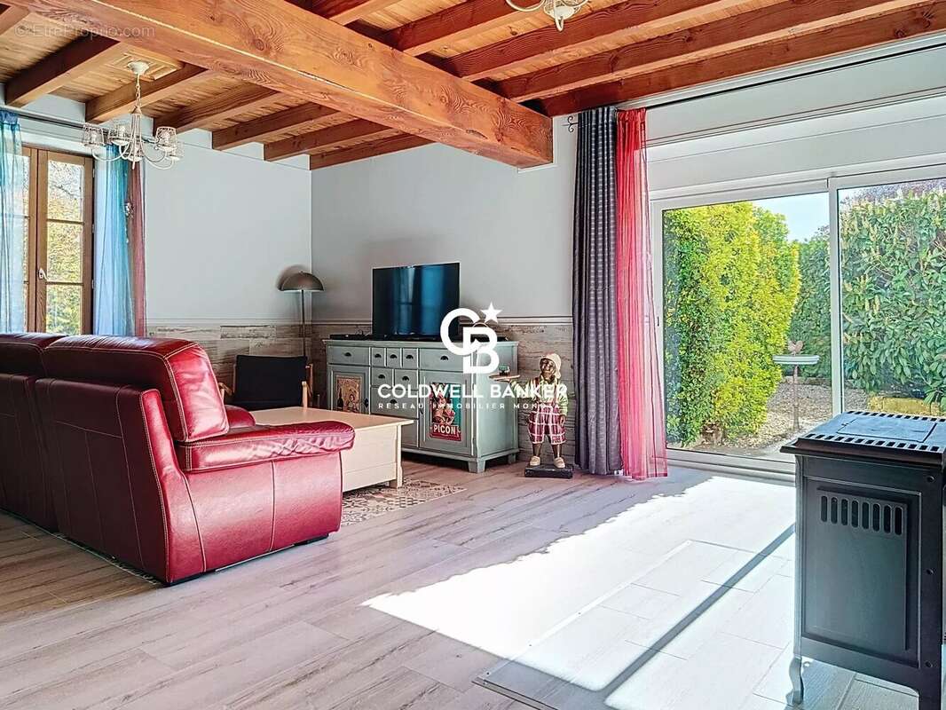 Maison à BUSSAC-SUR-CHARENTE