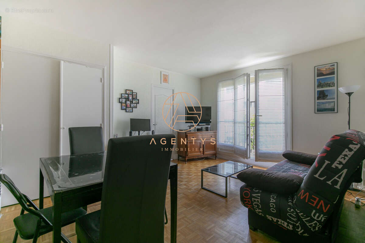 Appartement à SAINT-MAUR-DES-FOSSES