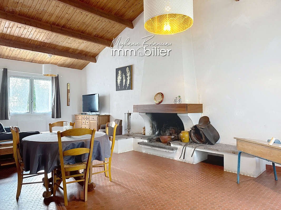 Maison de plain-pied sur plus de 5 000 m2 de terrain à Notre-Dame-de-Monts - photo 4