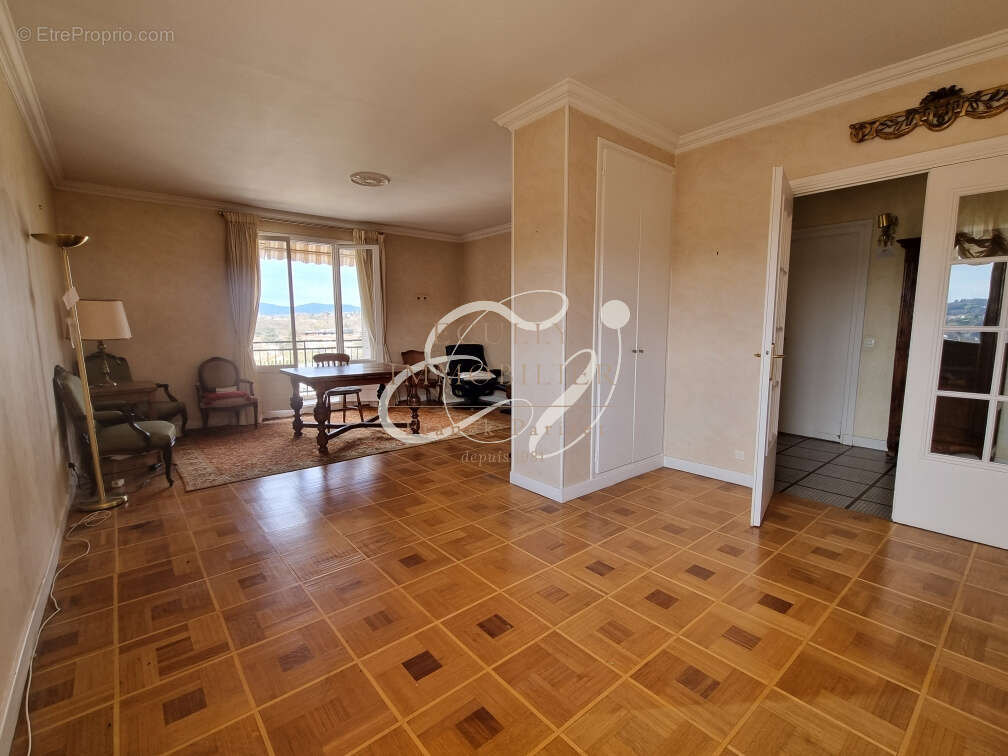 Appartement à TASSIN-LA-DEMI-LUNE