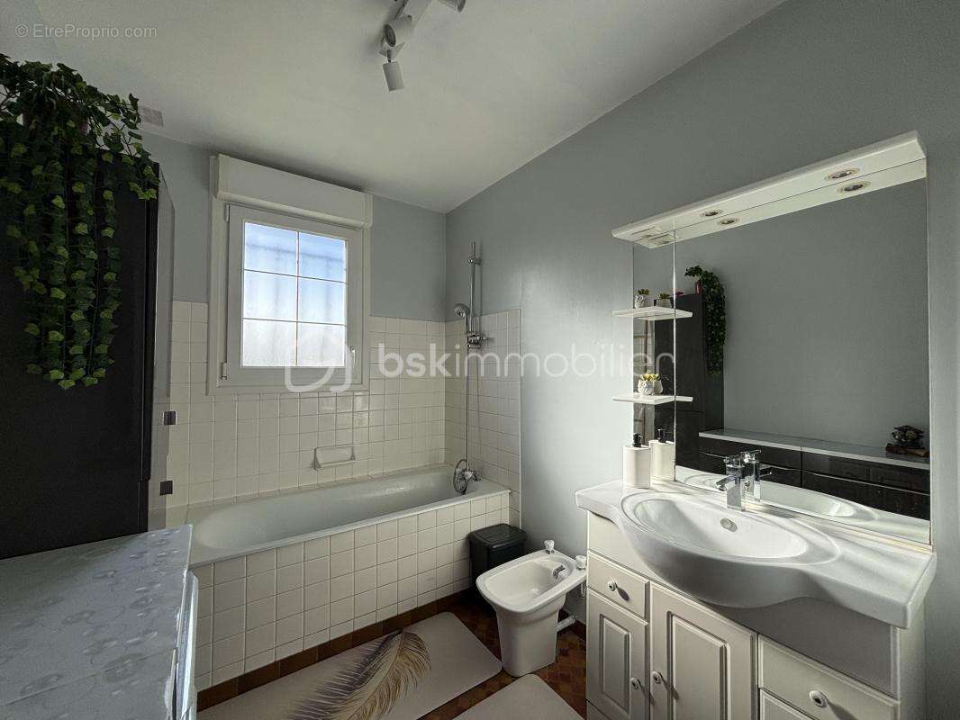 Maison à TREIZE-SEPTIERS