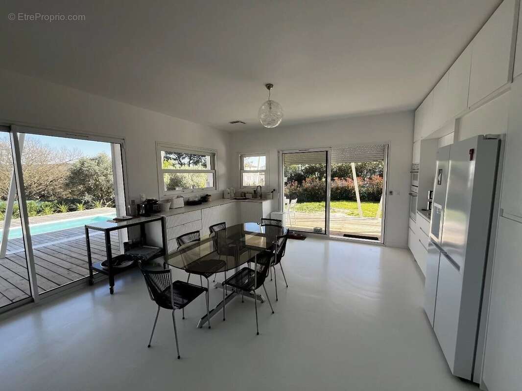 Maison à CANNES-ET-CLAIRAN