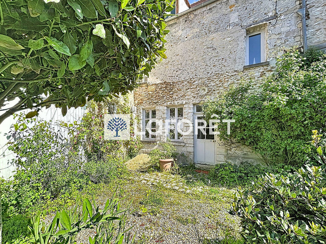 Maison à SAINT-NOM-LA-BRETECHE