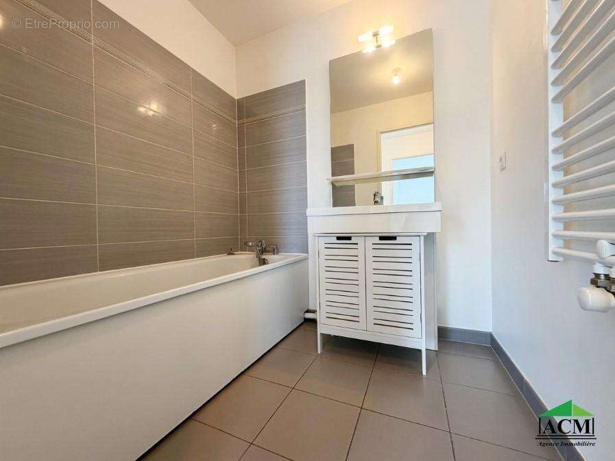 Appartement à MERY-SUR-OISE