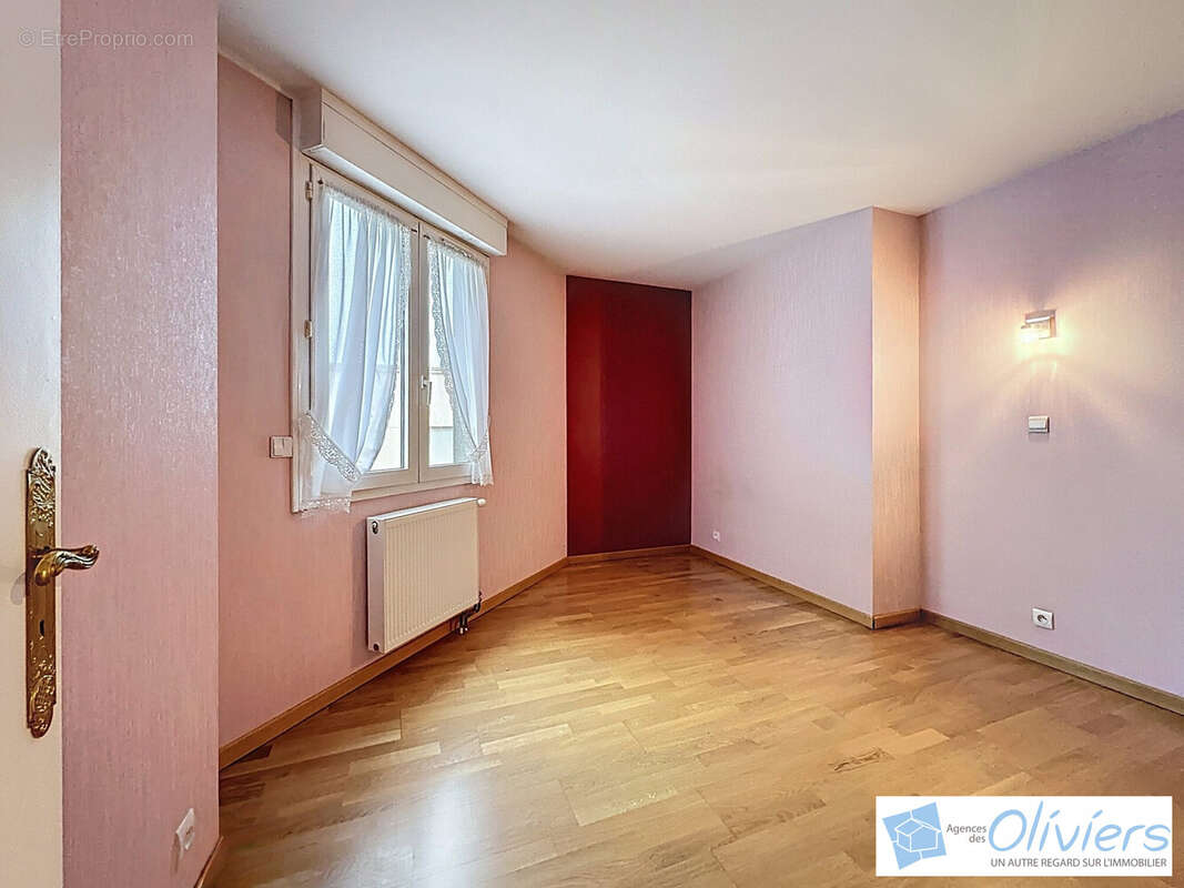 Appartement 87 m² à Montigny-Le-Bretonneux  - photo 8