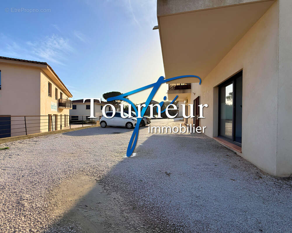 Commerce à SANARY-SUR-MER