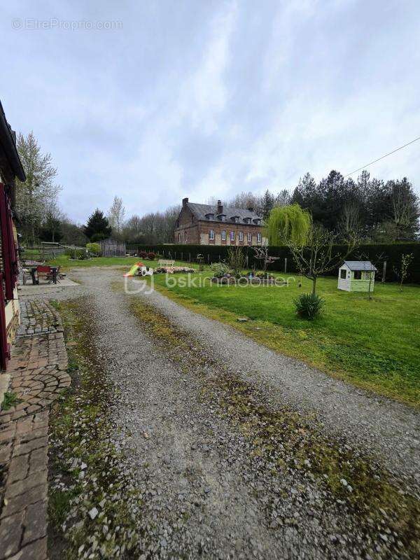 Maison à SAINTE-GAUBURGE-SAINTE-COLOMBE