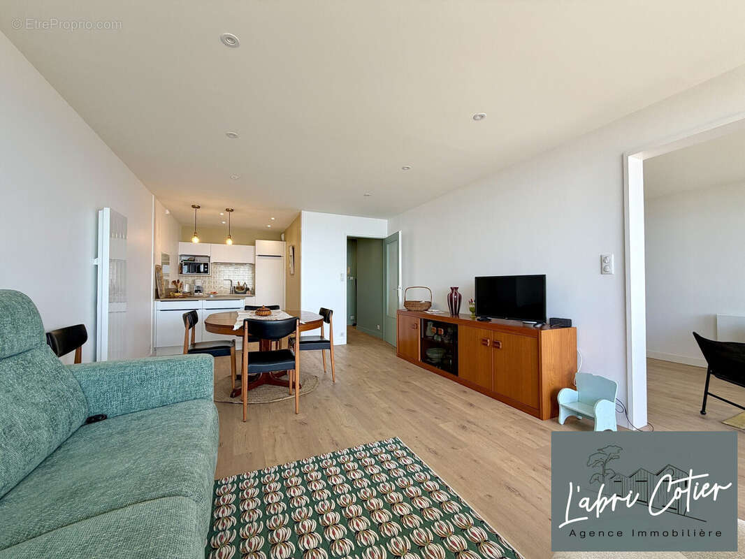 Pièce de vie - Appartement à SAINT-HILAIRE-DE-RIEZ
