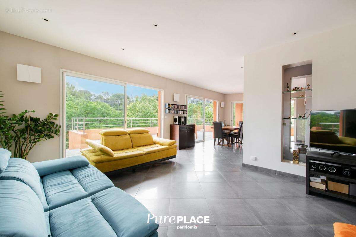 Maison/Villa T6 de 180 m2 à Aix-en-ProvenceÉlégante maison contemporaine avec piscine – environnement sécurisé près d’Aix-en-Pro - photo 8