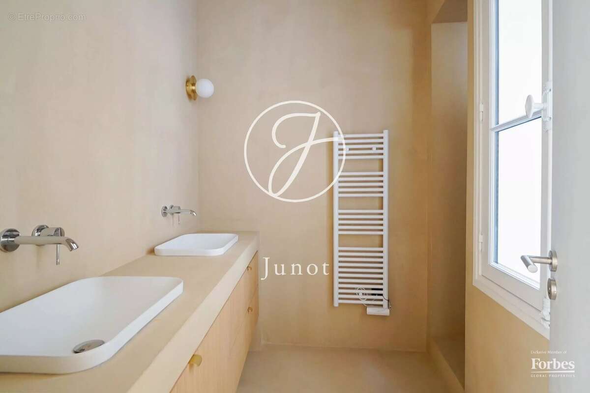 Appartement à PARIS-9E