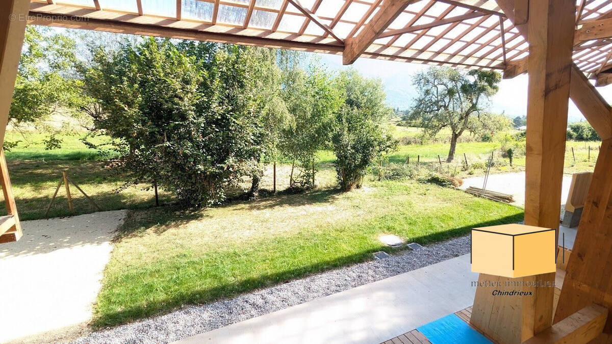 Appartement à CEYZERIEU