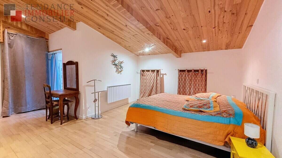 Maison à VAUX-EN-BEAUJOLAIS