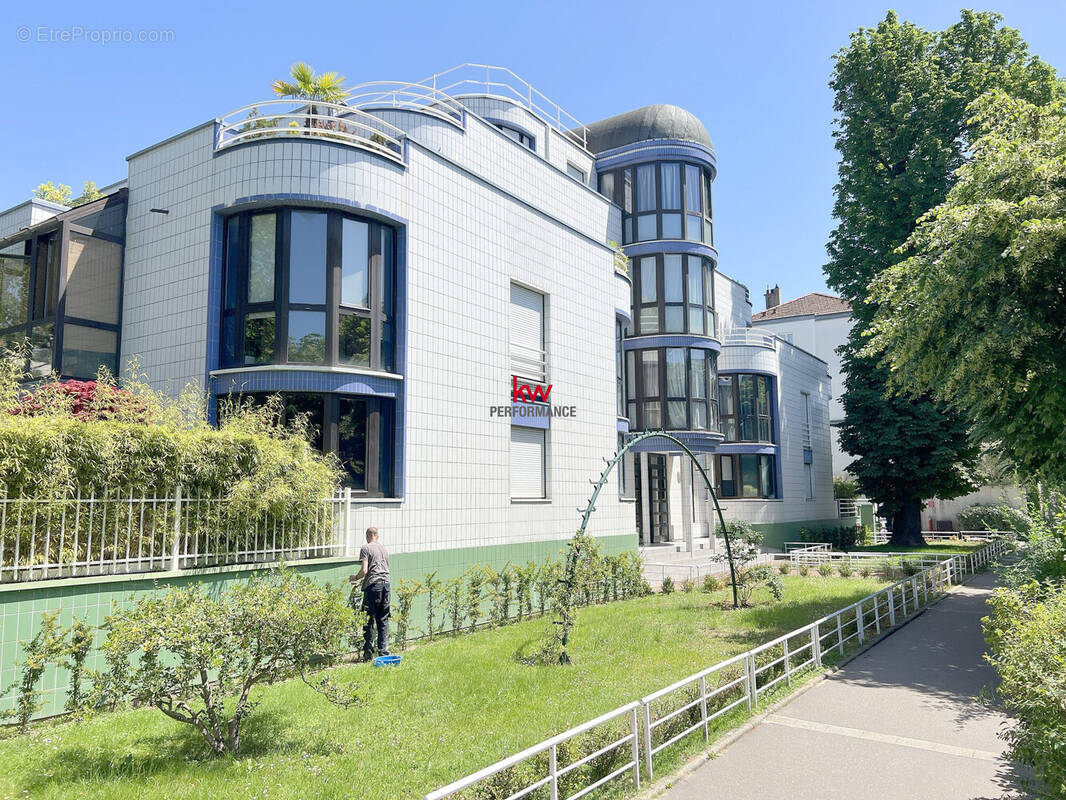 Appartement à ENGHIEN-LES-BAINS
