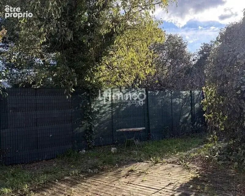Maison de 101m2 à rénover sur sa parcelle de 500m2 - St Menet 13 - photo 10