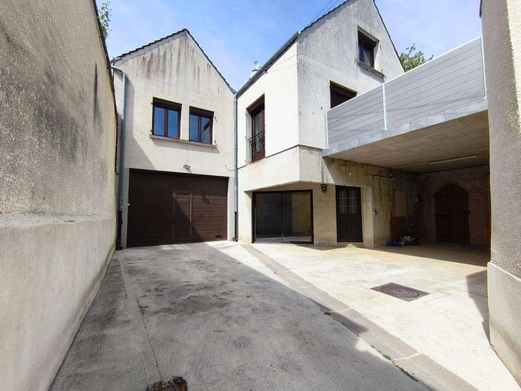 Maison 6 pièces / 180 m² / 305 000 EUR / VERZY - photo 1