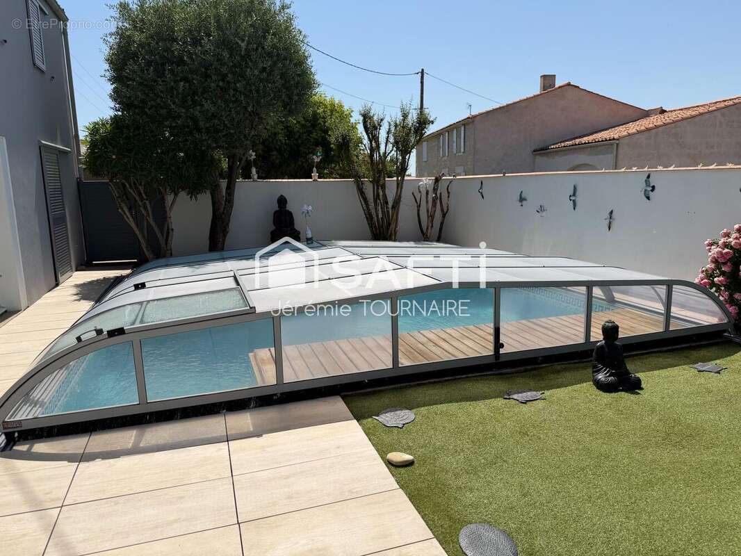 Maison 270 m² à Verines  - photo 2