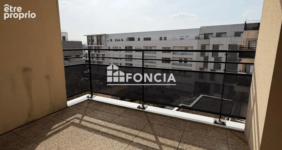 F3 en très bon état avec balcon et parking sous-sol - photo 2