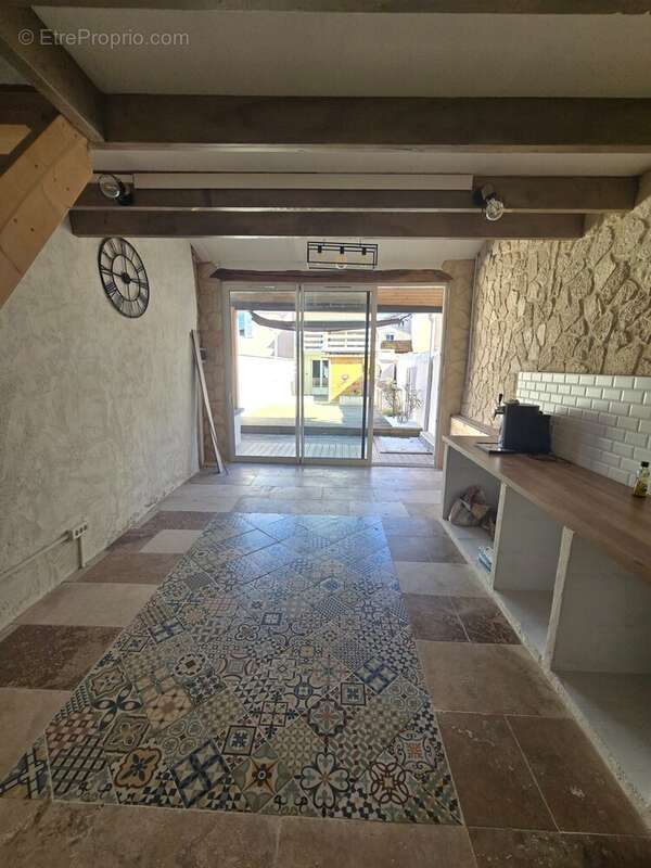 Maison à BAGE-LE-CHATEL