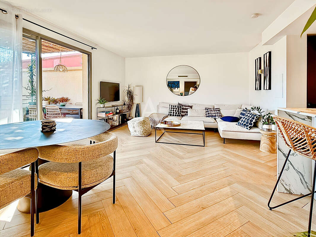 Appartement à MOUGINS
