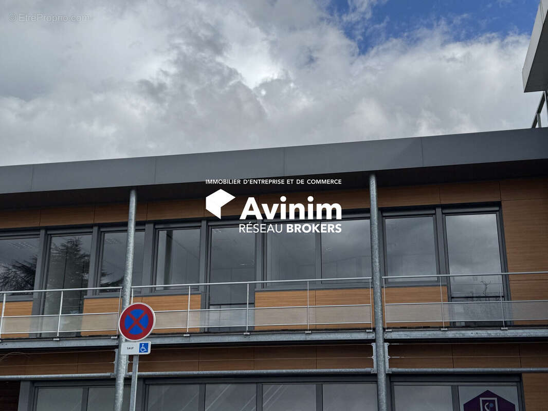 Commerce à SAINTE-FOY-LES-LYON