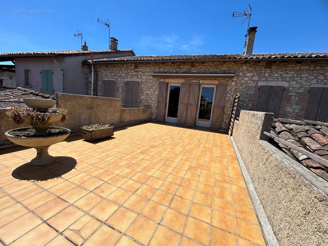 Maison à MAUVEZIN