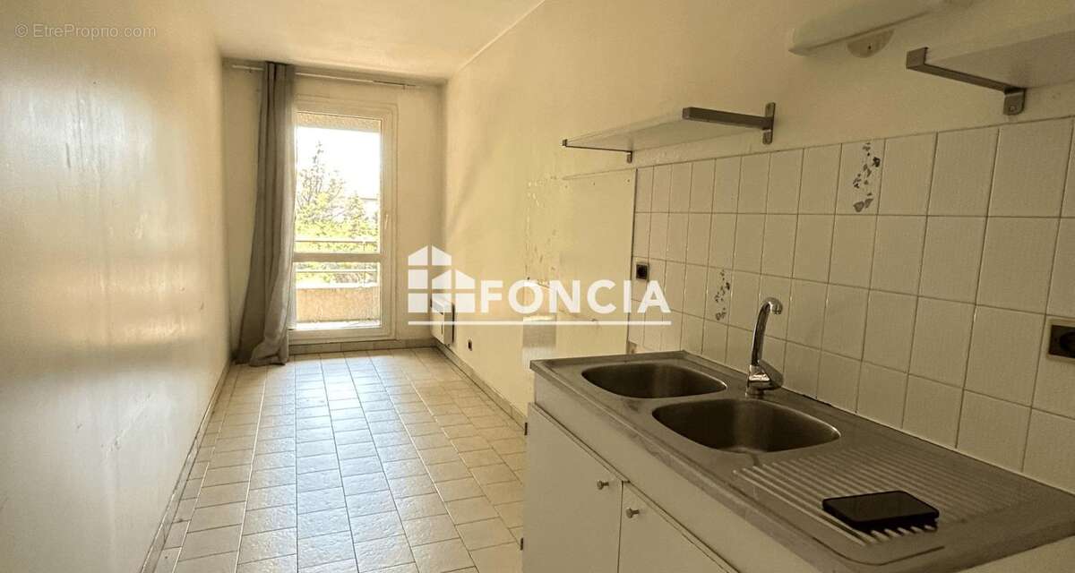 T3 traversant avec double terrasse et parking – Secteur Timone - photo 5