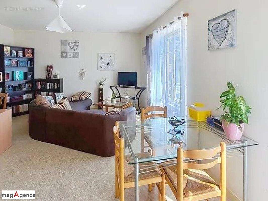 Appartement à COMBOURG