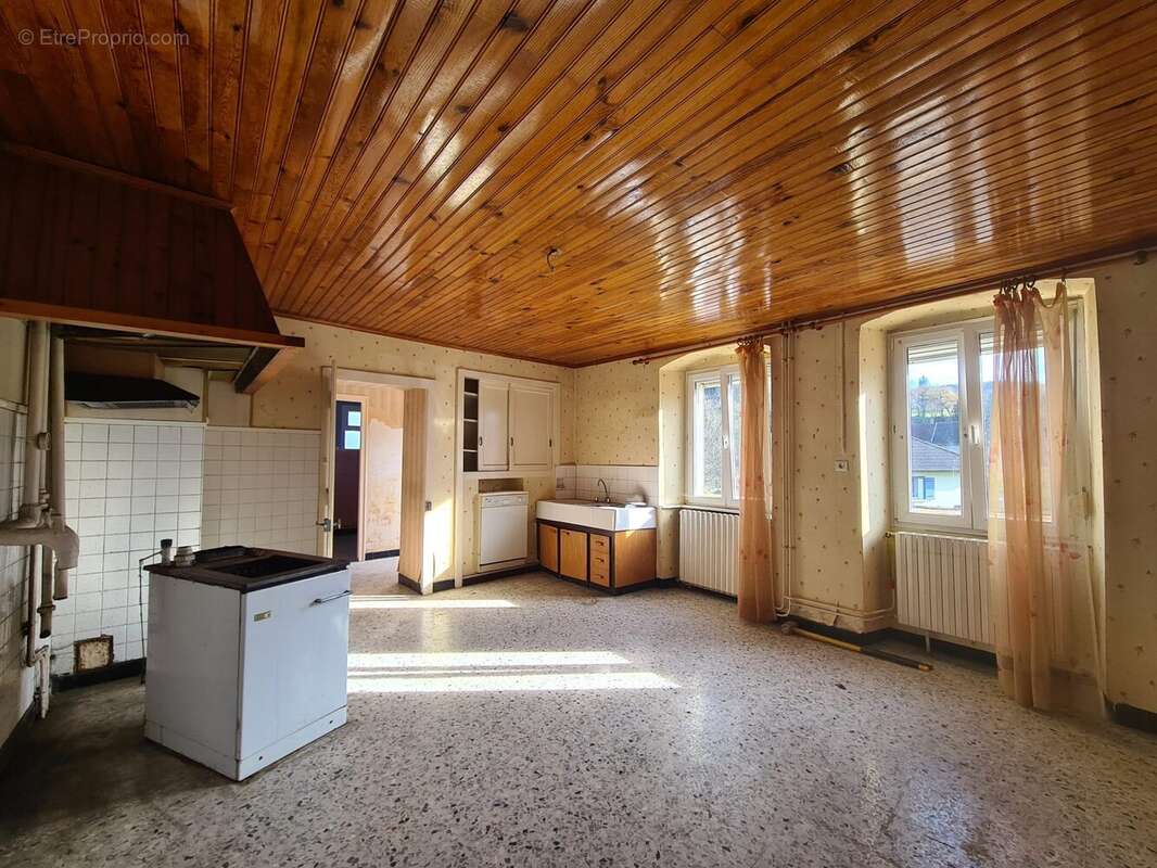 Maison à SCEY-MAISIERES