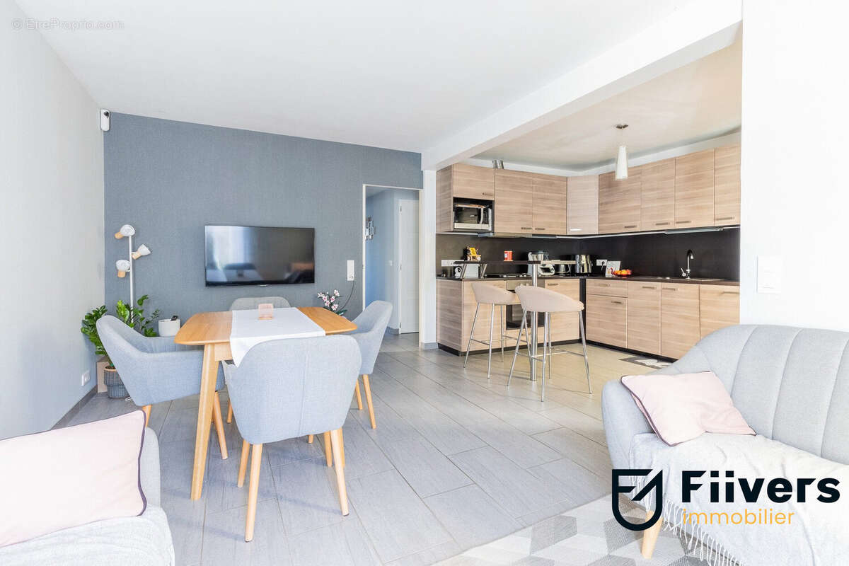 Maison à SAINTE-GENEVIEVE-DES-BOIS