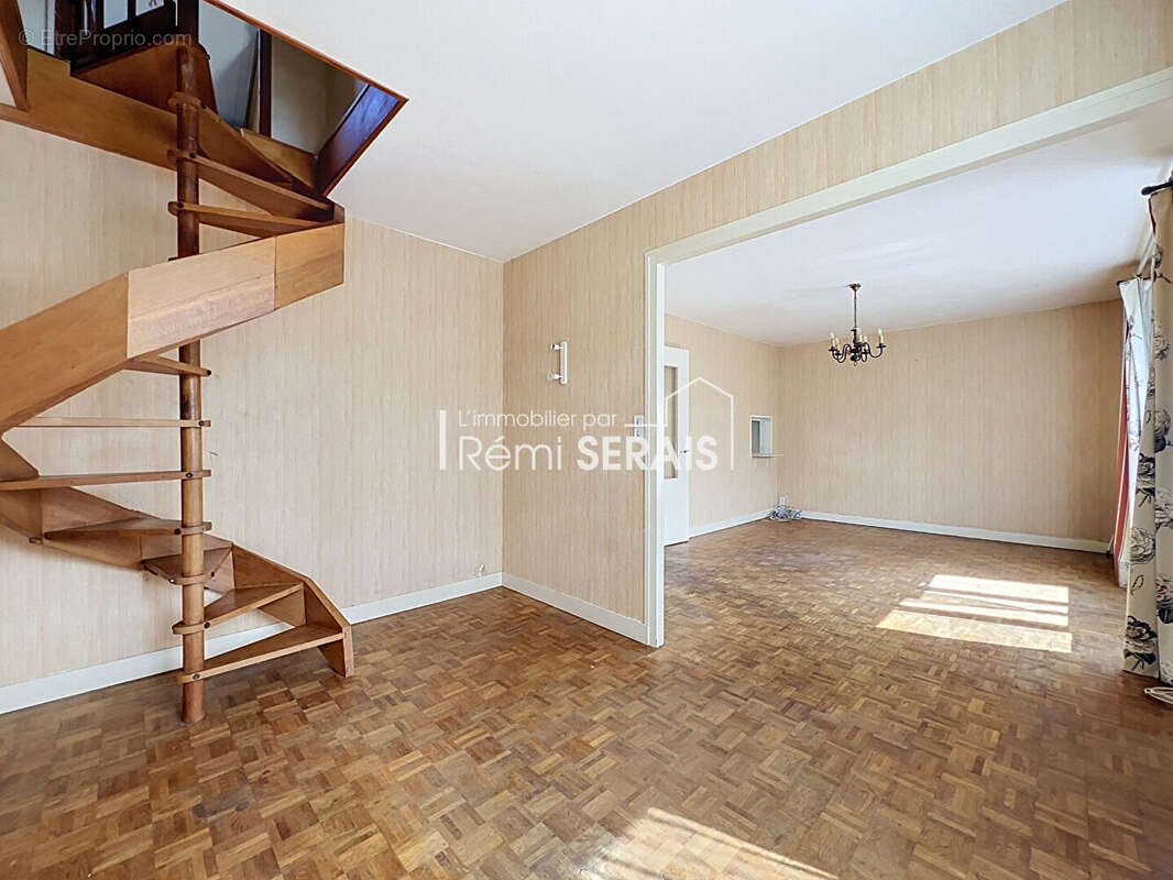Exclusivité à Potigny : maison surélevée avec jardin et sous-sol - photo 3