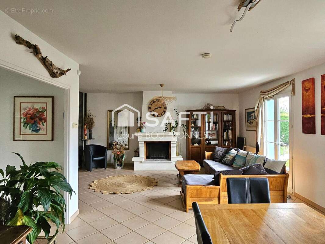 Photo 2 - Maison à SAINT-SULPICE