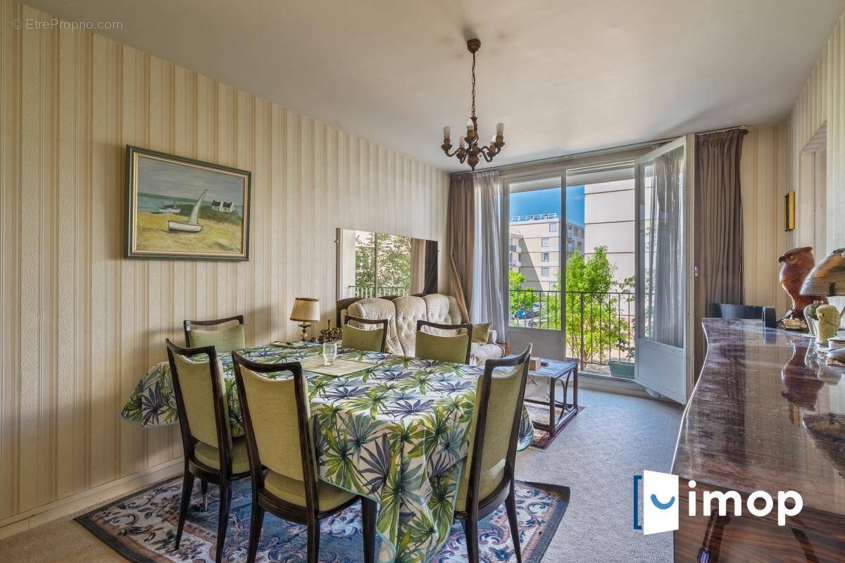 Appartement à LE PLESSIS-ROBINSON