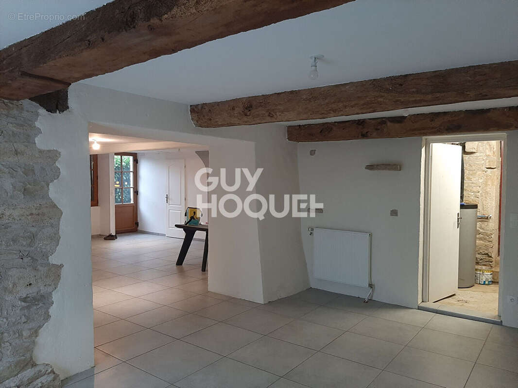 Maison à EGUILLY