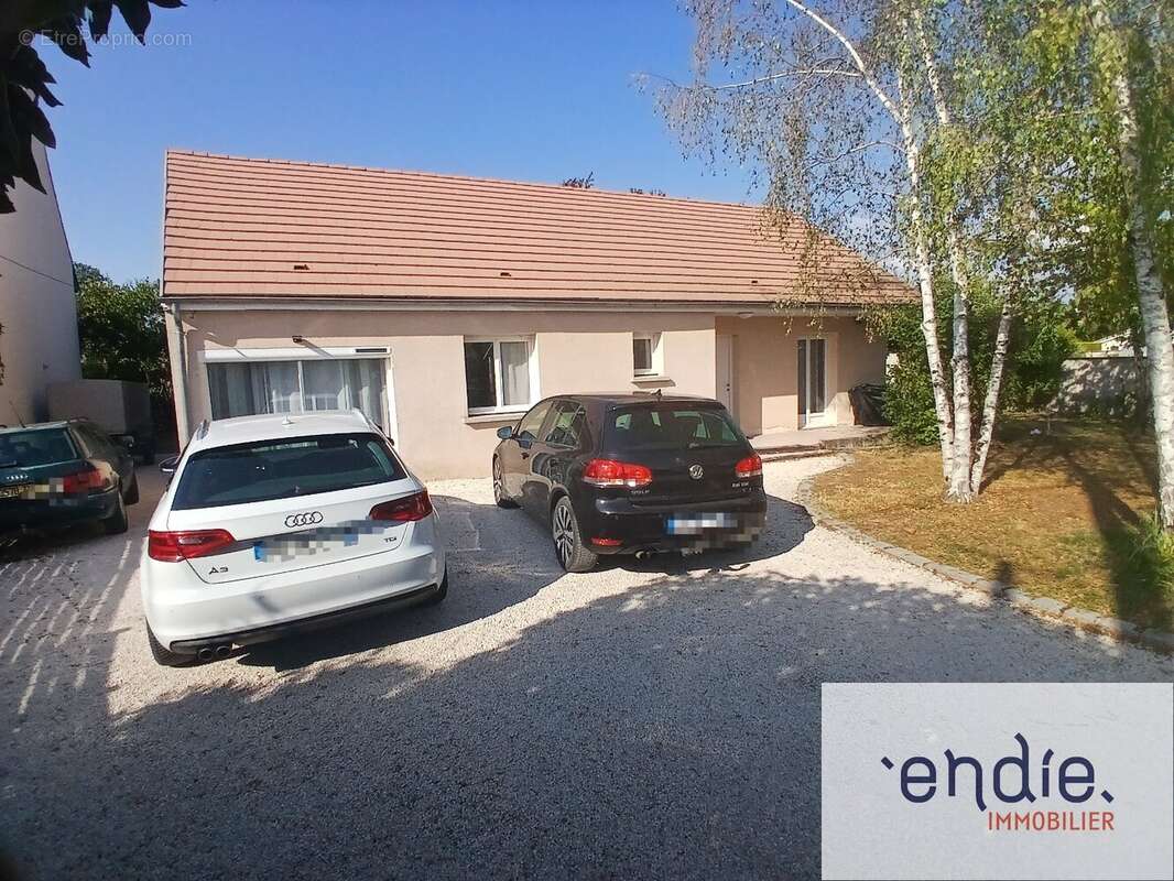 ARC-SUR-TILLE  Maison récente 4 chambres avec grande terrasse sur 848 m² de terrain - photo 2