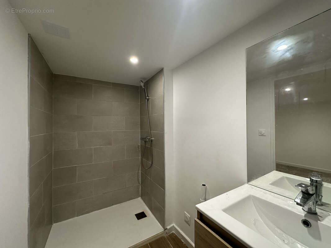 Appartement à MARSEILLE-2E