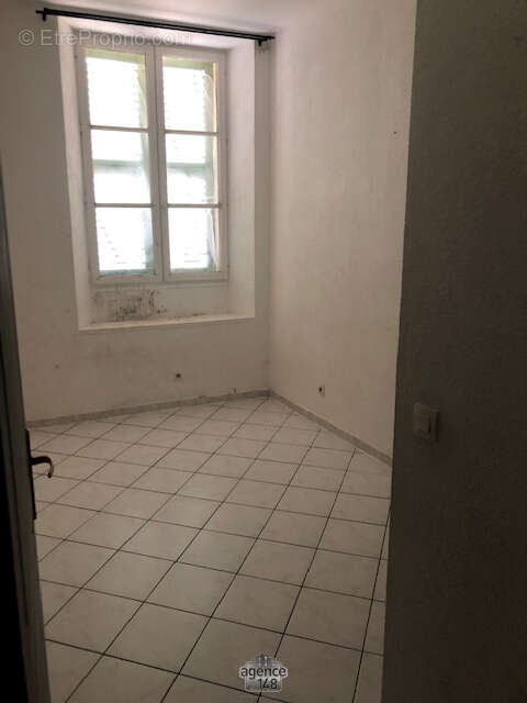 Appartement à MARSEILLE-1E