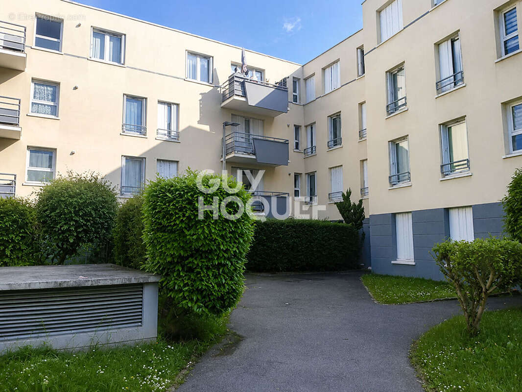 Appartement à LE BLANC-MESNIL