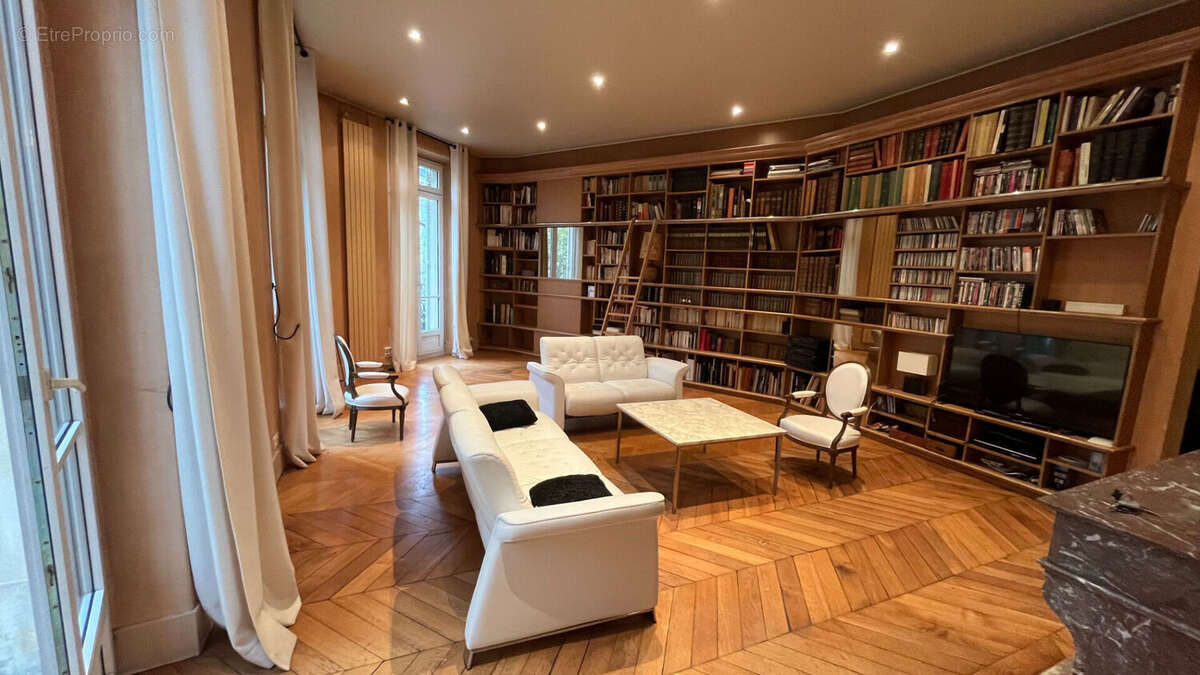 Appartement à PARIS-6E