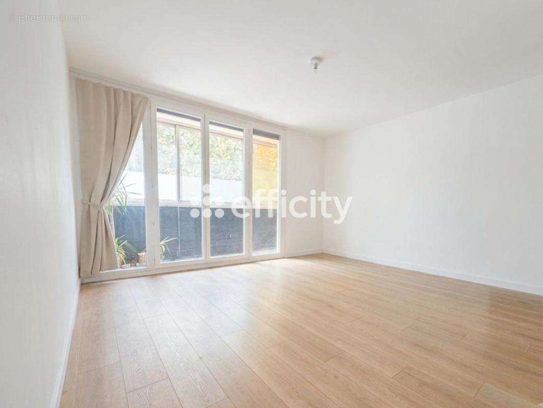 Locaux/Biens immobiliers - photo 2