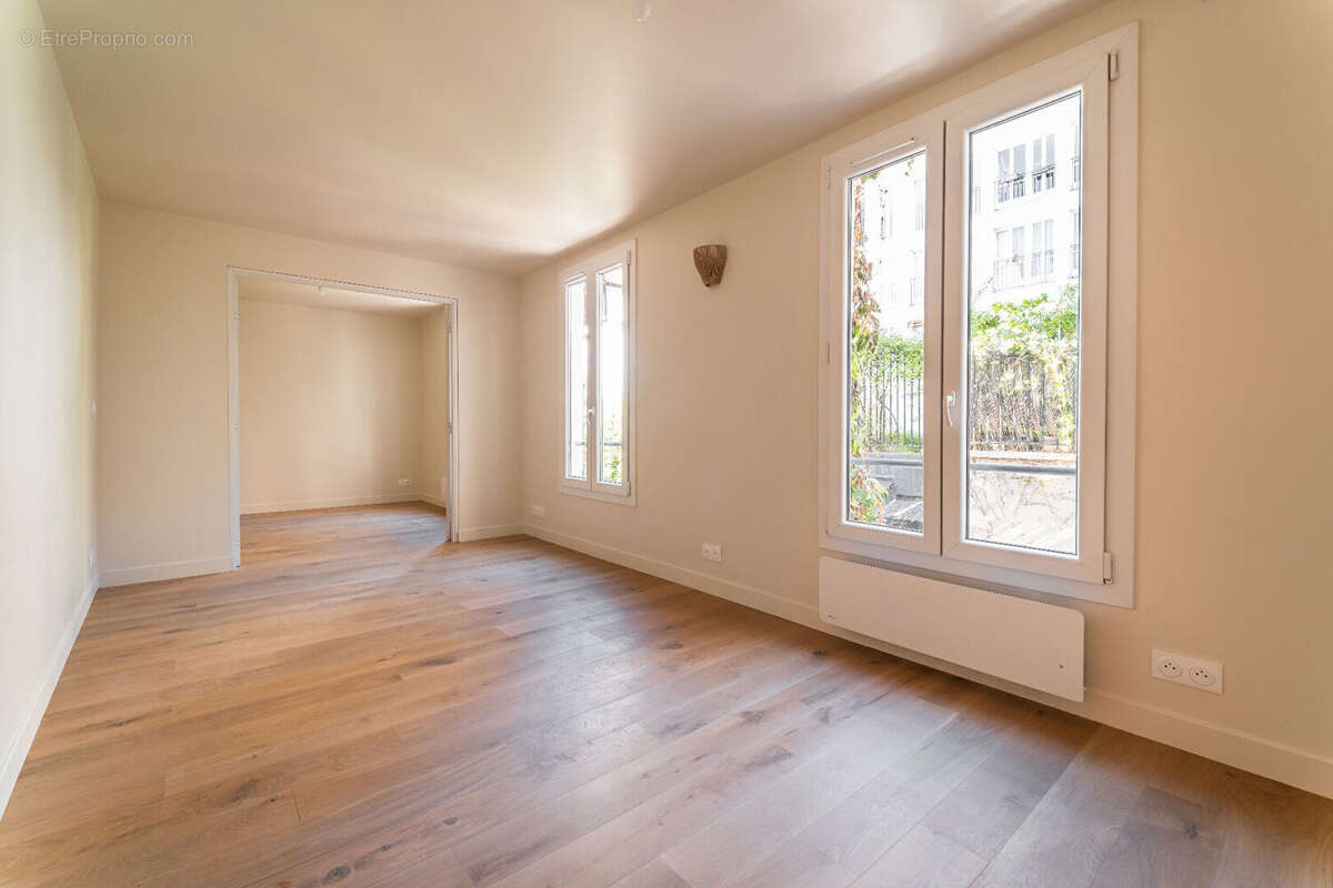 Appartement à PARIS-10E