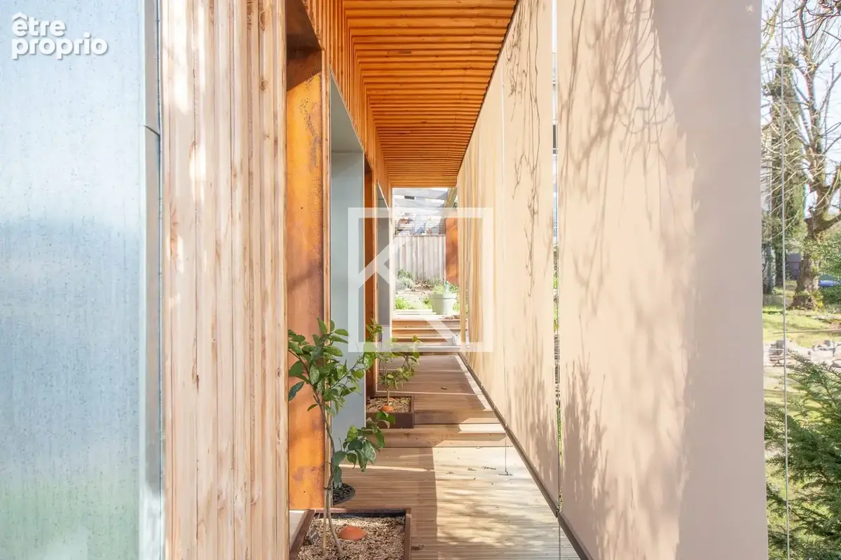 Maison 335 m² à Angers  - photo 3