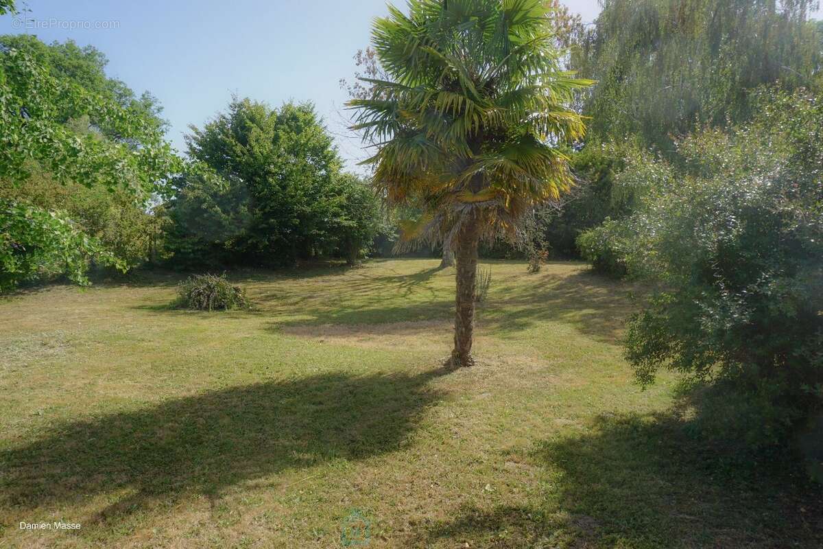 Ensemble immobilier en pierre dans le coeur du parc naturel régional du Périgord - Limousin. - photo 4