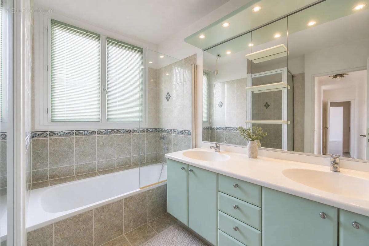Appartement à ASNIERES-SUR-SEINE
