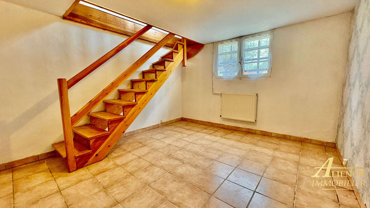 Maison à SAINT-ASTIER