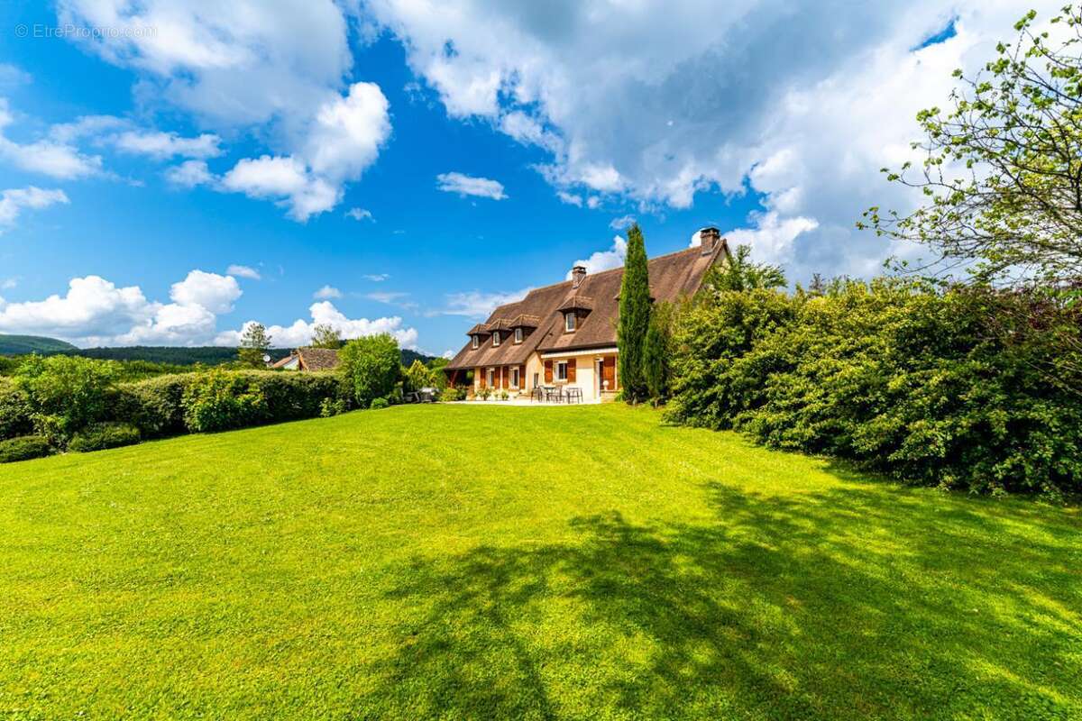 Maison à FLEUREY-SUR-OUCHE